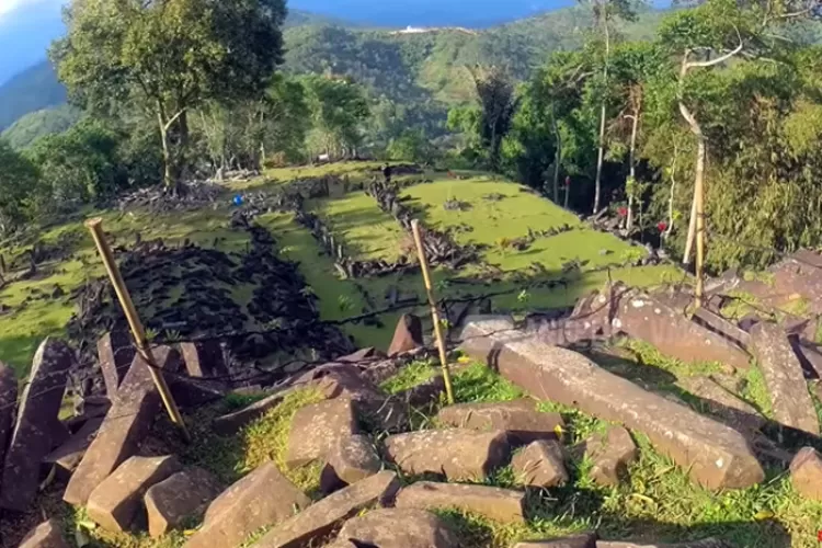 Gunung Padang Cianjur: Destinasi Wisata Sejarah dengan Keindahan Alam dan Misteri Kebudayaan Indonesia