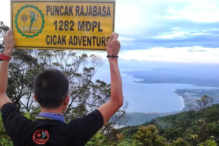 Keindahan dan Keanekaragaman Fauna Langka di Gunung Rajabasa, Lampung