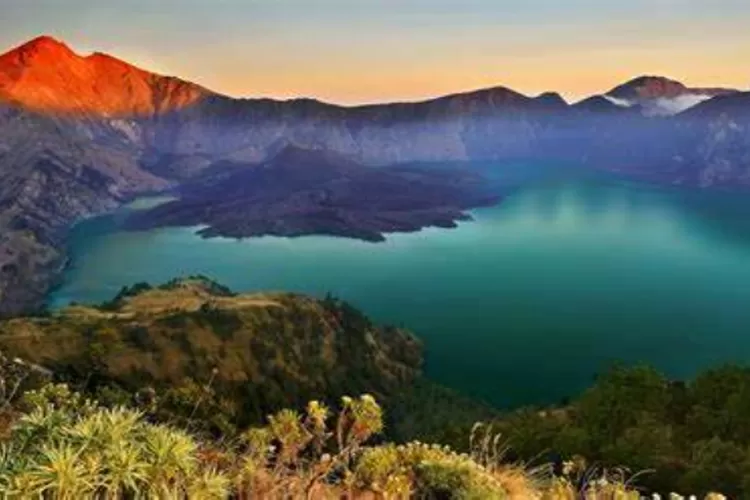 Mitos Unik Gunung Rinjani: Keajaiban Mistis Pulau Lombok