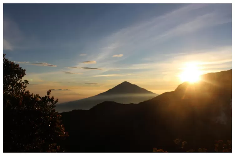 Misteri Gunung Papandayan: Keindahan dan Keajaiban Alam yang Membuat Terpesona