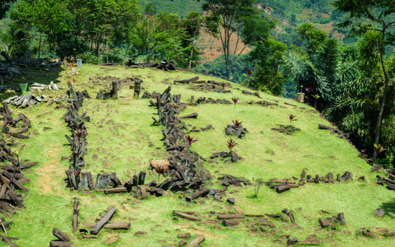 Gunung Padang: Situs Kuno dengan Struktur Piramida Tertua di Dunia