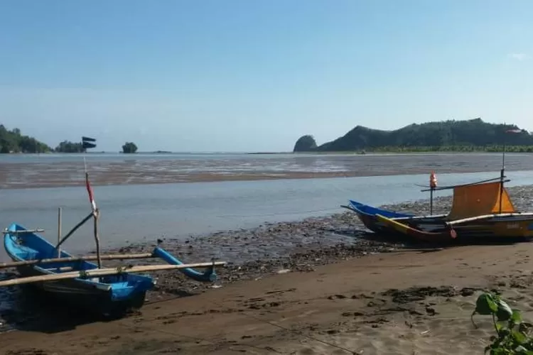 Menikmati Keindahan Pantai Palatar Agung di Pangandaran