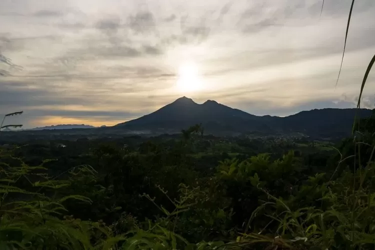 Gunung Salak: Pesona Alam Indah dan Kekayaan Konservasi di Jawa Barat