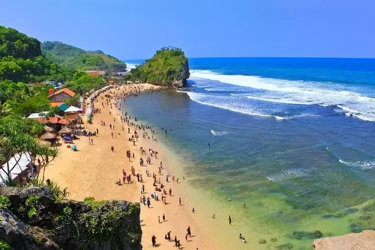 Menikmati Keindahan Pantai Indrayanti di Jogja: Pesona Pasir Putih dan Air Jernih