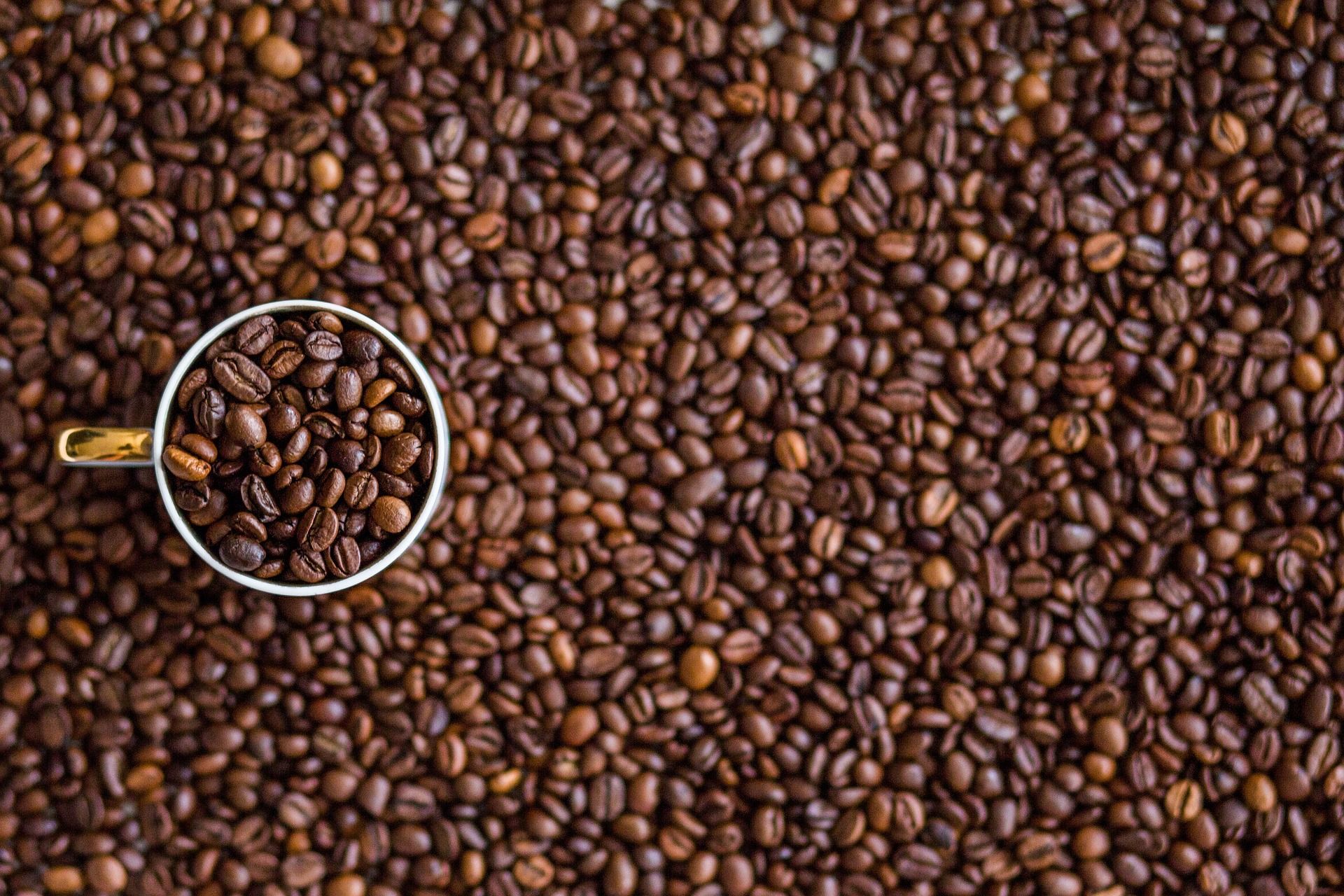 Manfaat dan Dampak Minum Kopi dengan Kafein: Peningkatan Kewaspadaan, Kinerja Otak, dan Suasana Hati